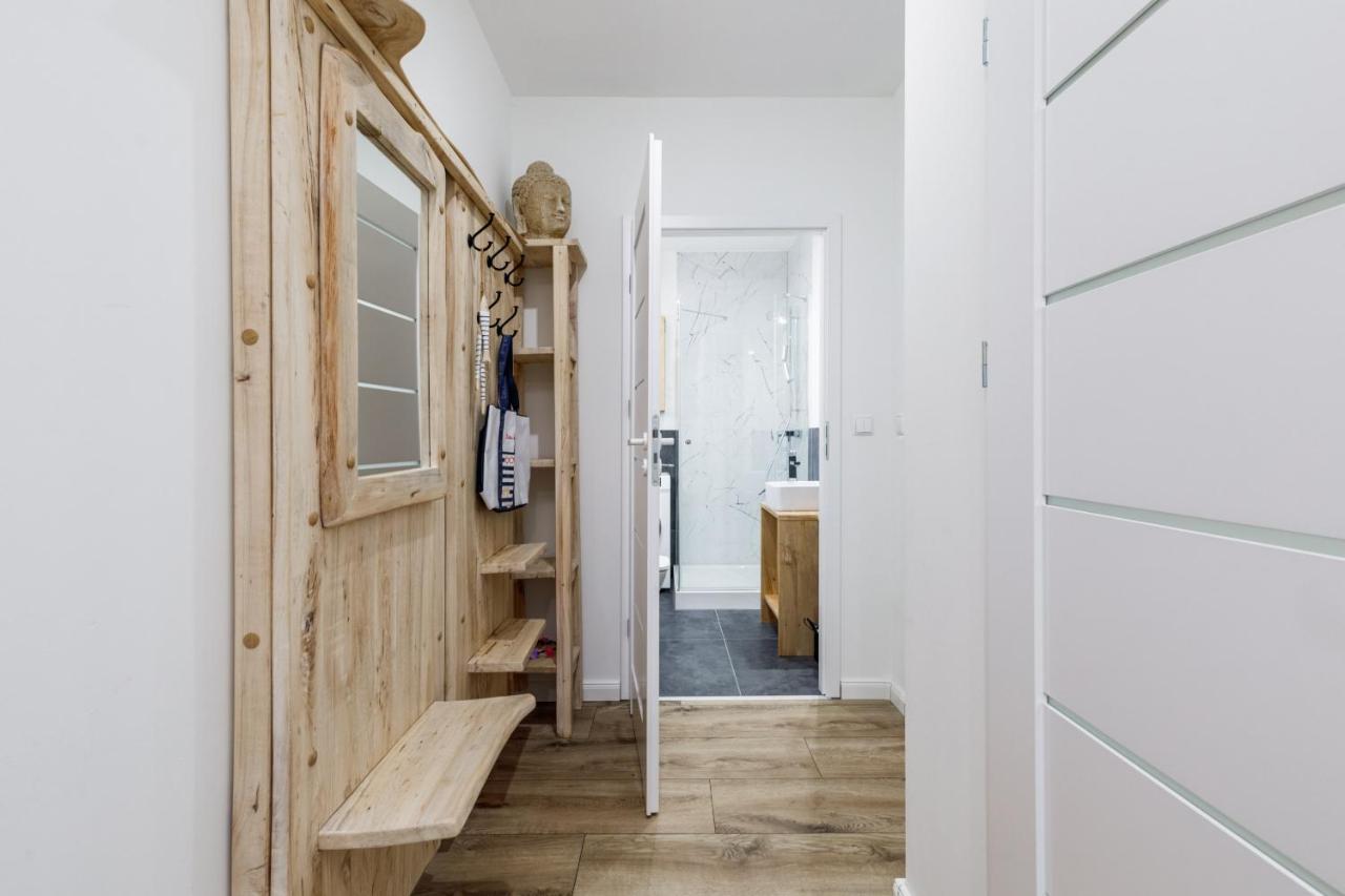 Green Square Apartment With Balcony Swinoujscie By Noclegi Renters Exterior photo